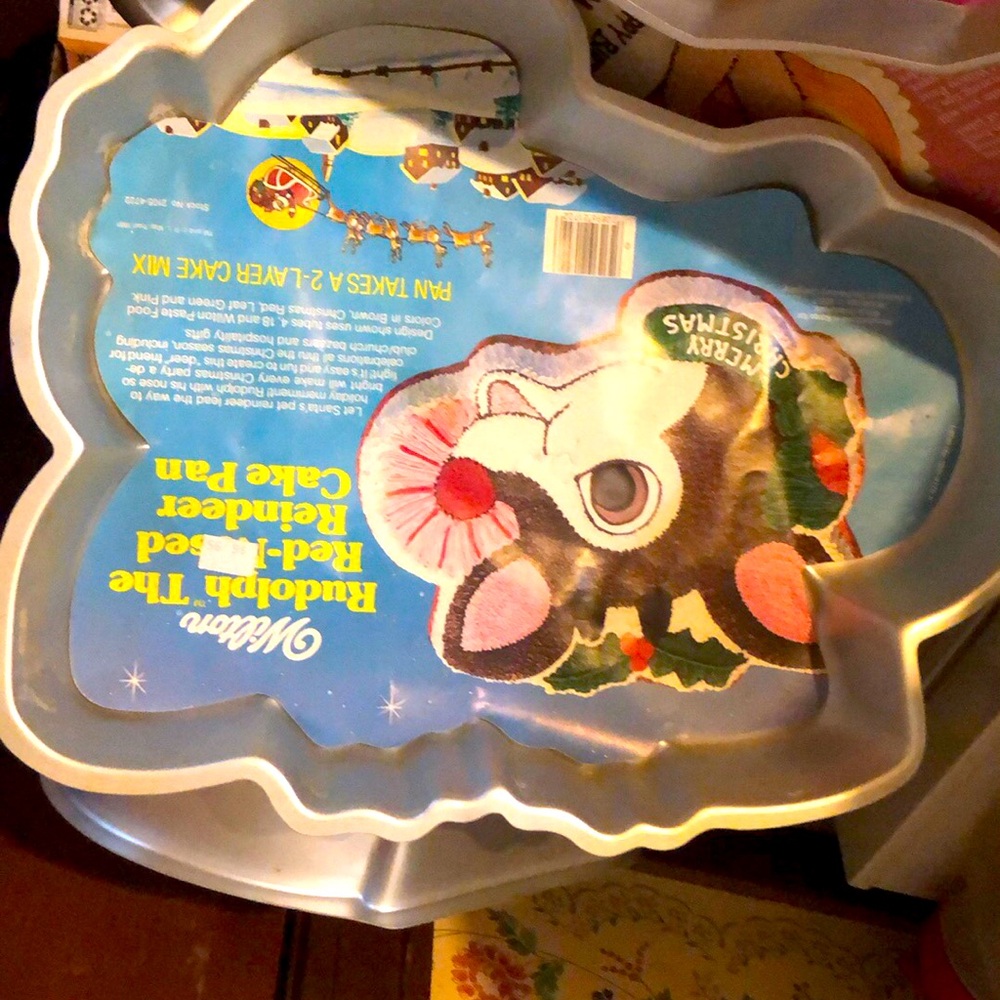 Wilton Festive Reindeer Cake Pan